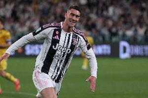 开云体育入口-意媒：米兰与DV9再次接触，球员对米兰的薪资合同持开放态度