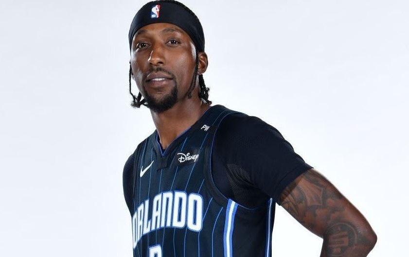 波普：湖人20年不拆队会再拿两冠，那样詹姆斯必将是GOAT